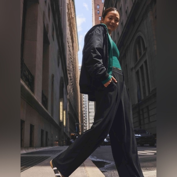 NWOT Athleta Pinnacle Black Trouser Size 8/T - Picture 1 of 11